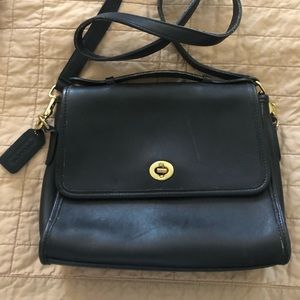 Coach classic vintage black leather crossbody